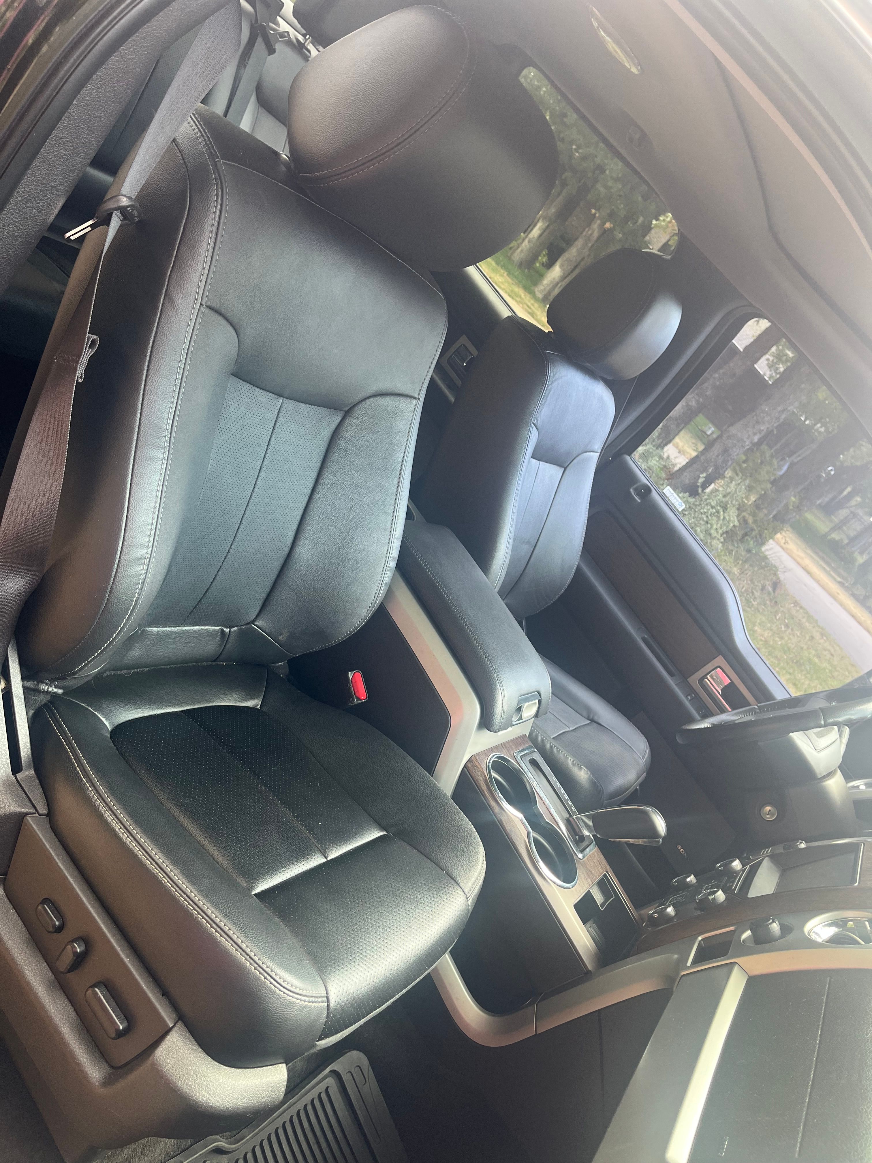 Used 2014 Ford F150 Lariat w/ Equipment Group 502A Luxury AWD/4WD image 9
