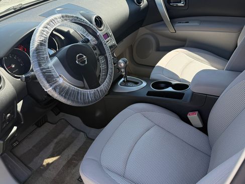 Used 2010 Nissan Rogue SL FWD image 12