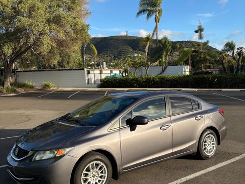 Used 2014 Honda Civic LX image 2