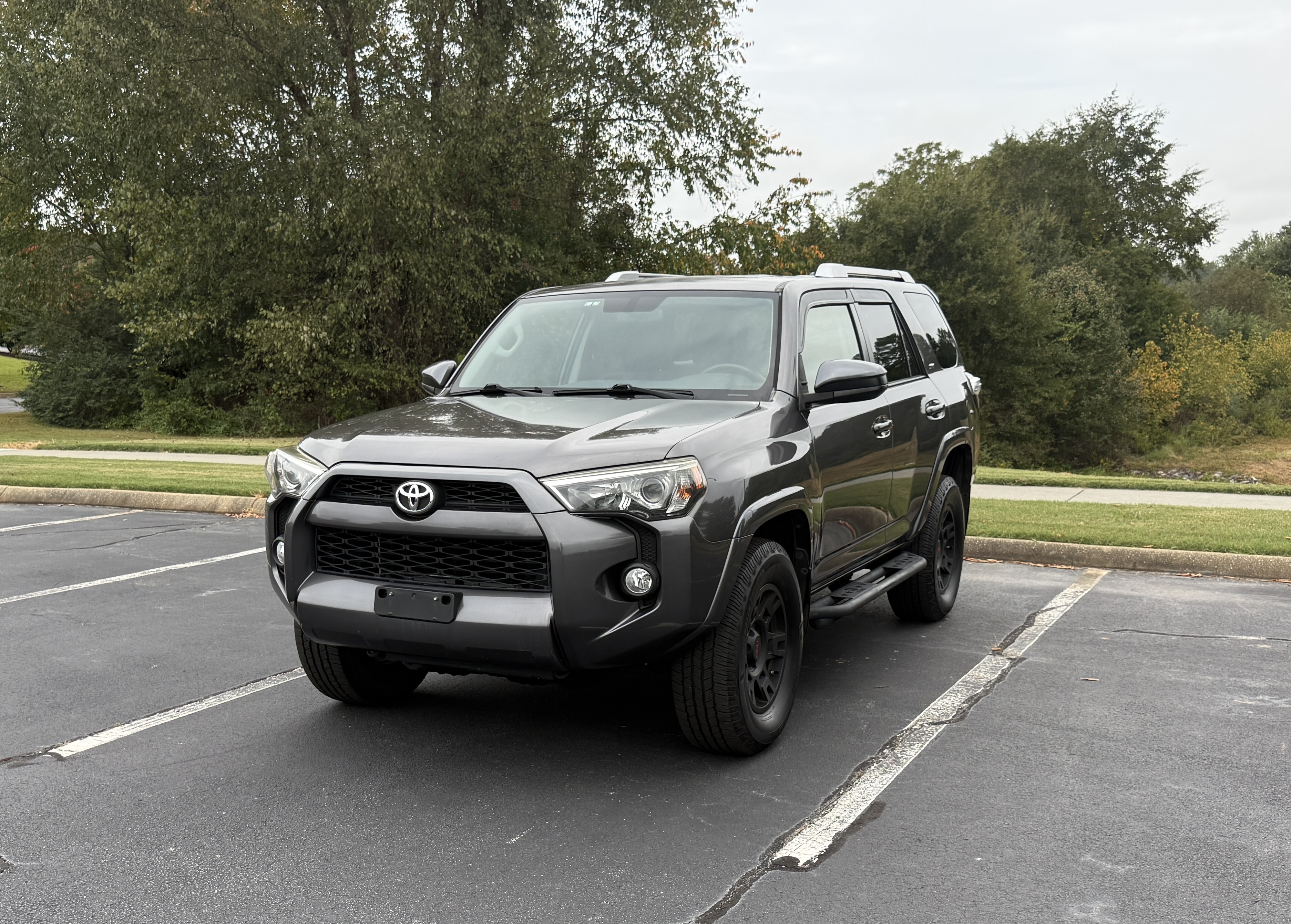Used 2017 Toyota 4Runner SR5 AWD/4WD image 1