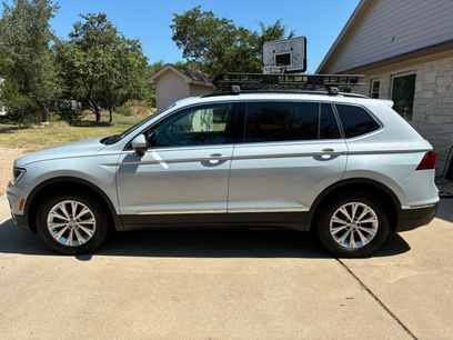 Used 2018 Volkswagen Tiguan SE w/ Panoramic Sunroof Package