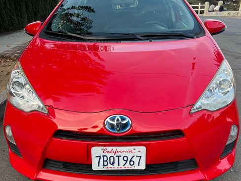 Used 2013 Toyota Prius C Two image 4
