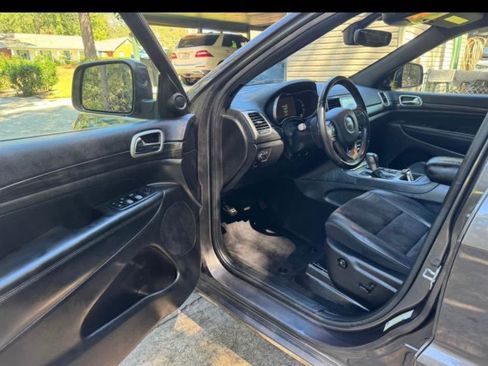 Used 2019 Jeep Grand Cherokee Altitude image 11