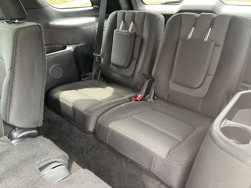 Used 2016 Ford Explorer XLT w/ Equipment Group 201A image 14