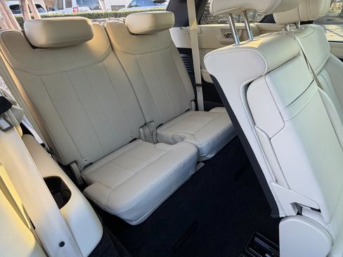 Used 2025 Land Rover Range Rover Long Wheelbase SE image 5