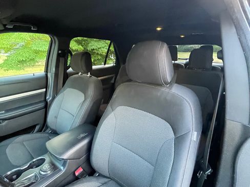 Used 2016 Ford Explorer XLT AWD/4WD image 15