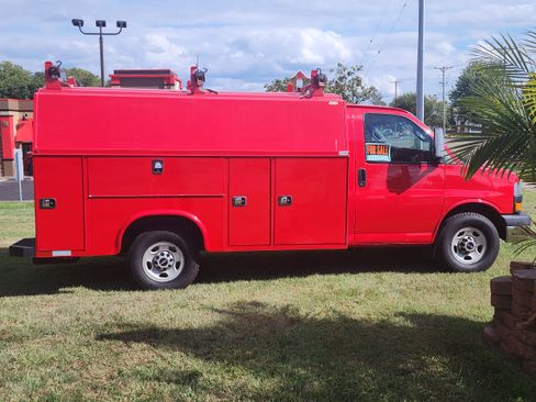 Used 2016 GMC Savana 3500 image 6