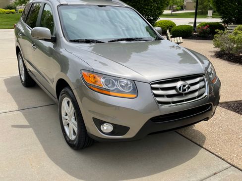 Used 2011 Hyundai Santa Fe SE AWD/4WD image 2