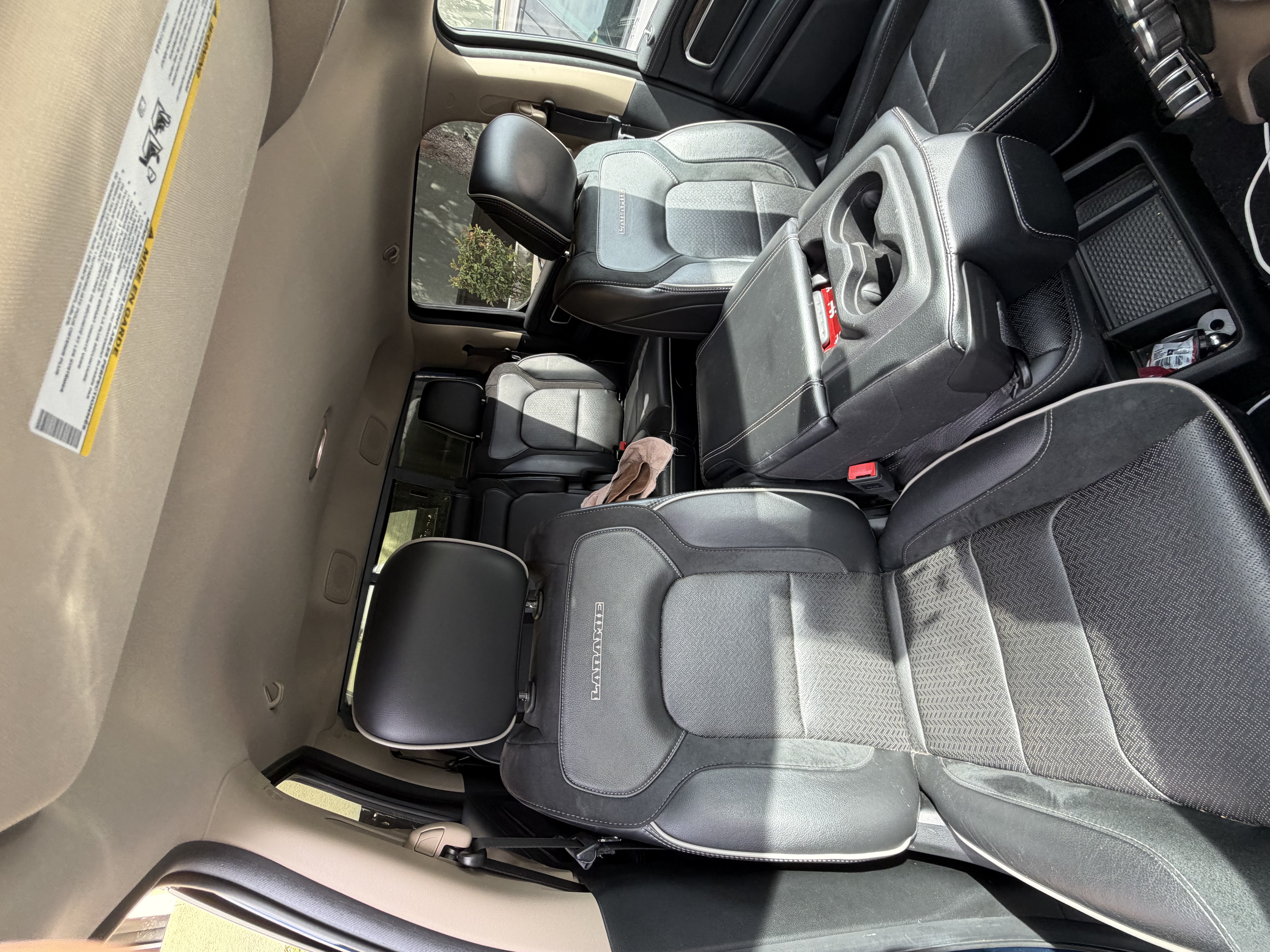 Used 2019 RAM 1500 Laramie AWD/4WD image 16