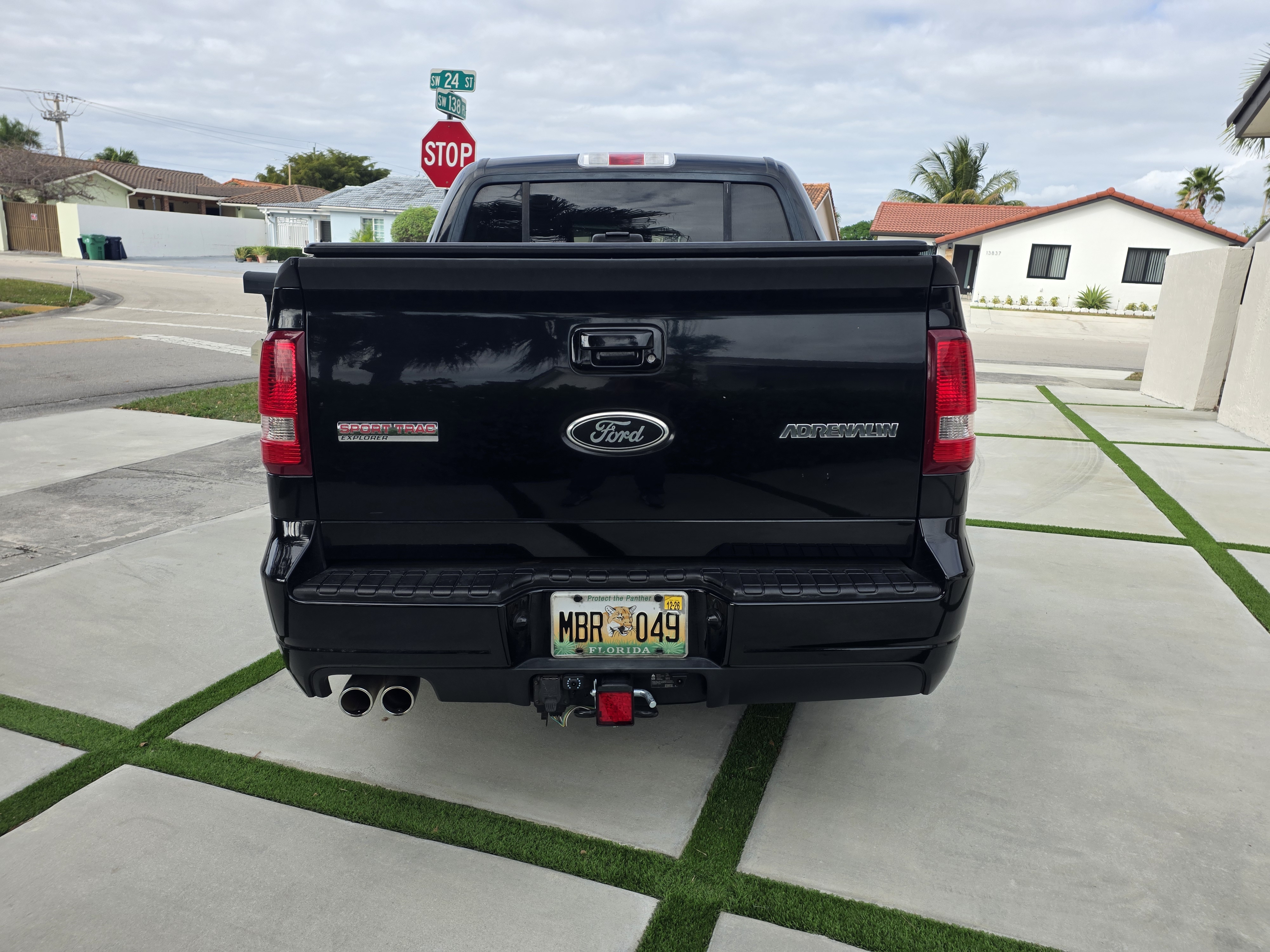 Used 2010 Ford Explorer Sport Trac Limited RWD image 8