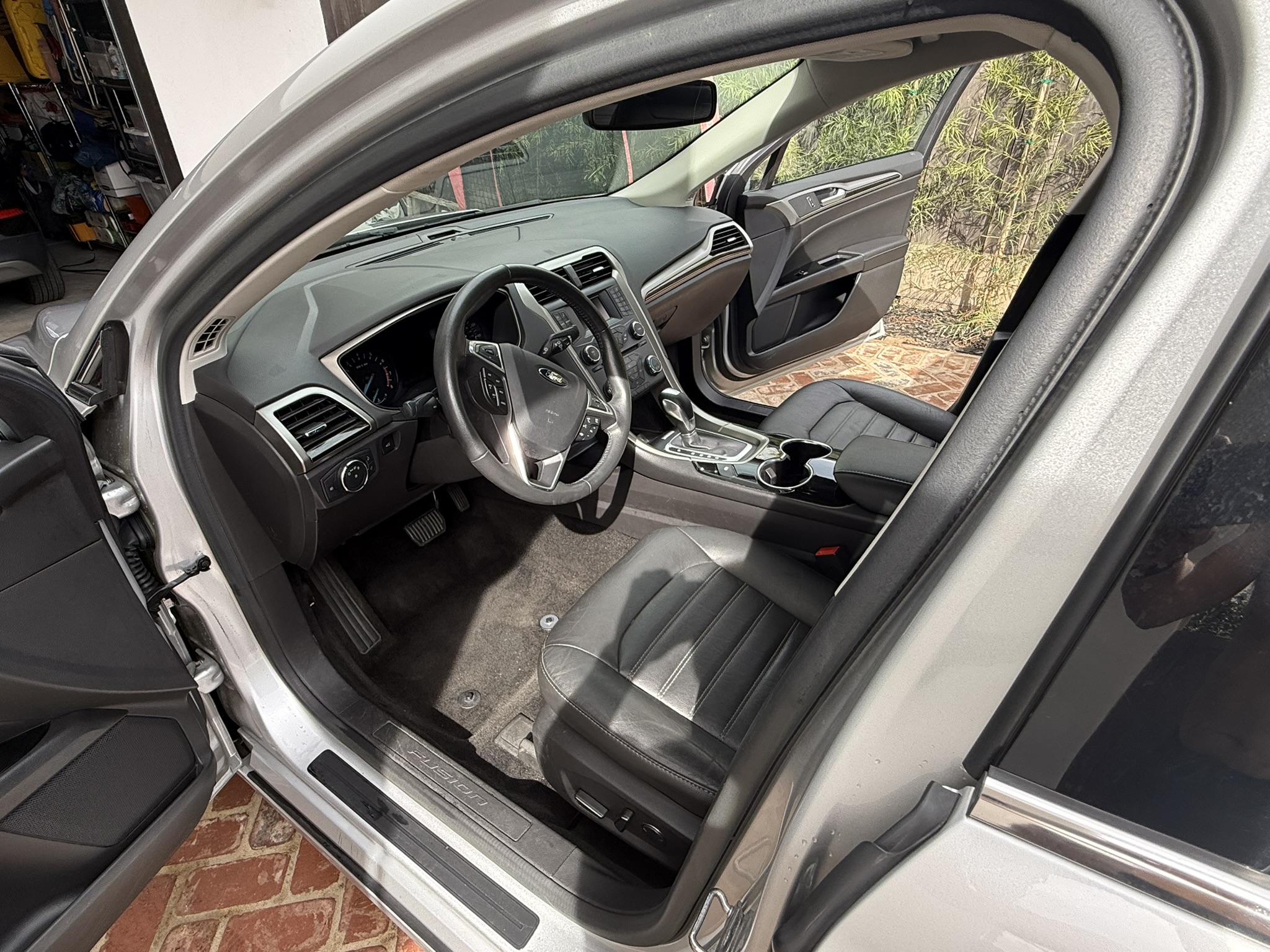 Used 2015 Ford Fusion SE w/ Equipment Group 202A FWD image 22