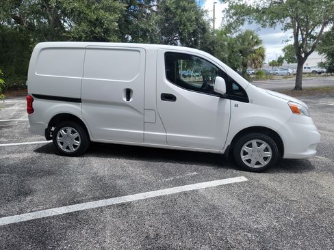 Used 2017 Nissan NV200 SV image 6
