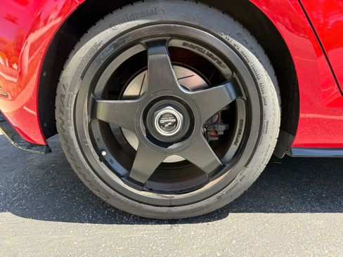 Used 2018 Volkswagen Golf 4-Door image 23