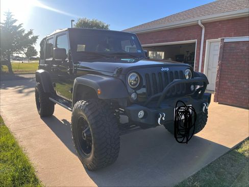 Used 2017 Jeep Wrangler Unlimited Sport w/ Connectivity Group AWD/4WD image 8