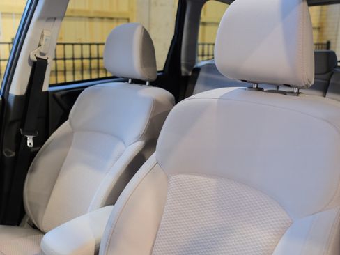 Used 2015 Subaru Forester 2.5i Premium w/ All-Weather Package image 10