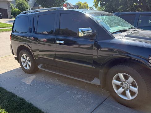 Used 2011 Nissan Armada SV RWD image 2