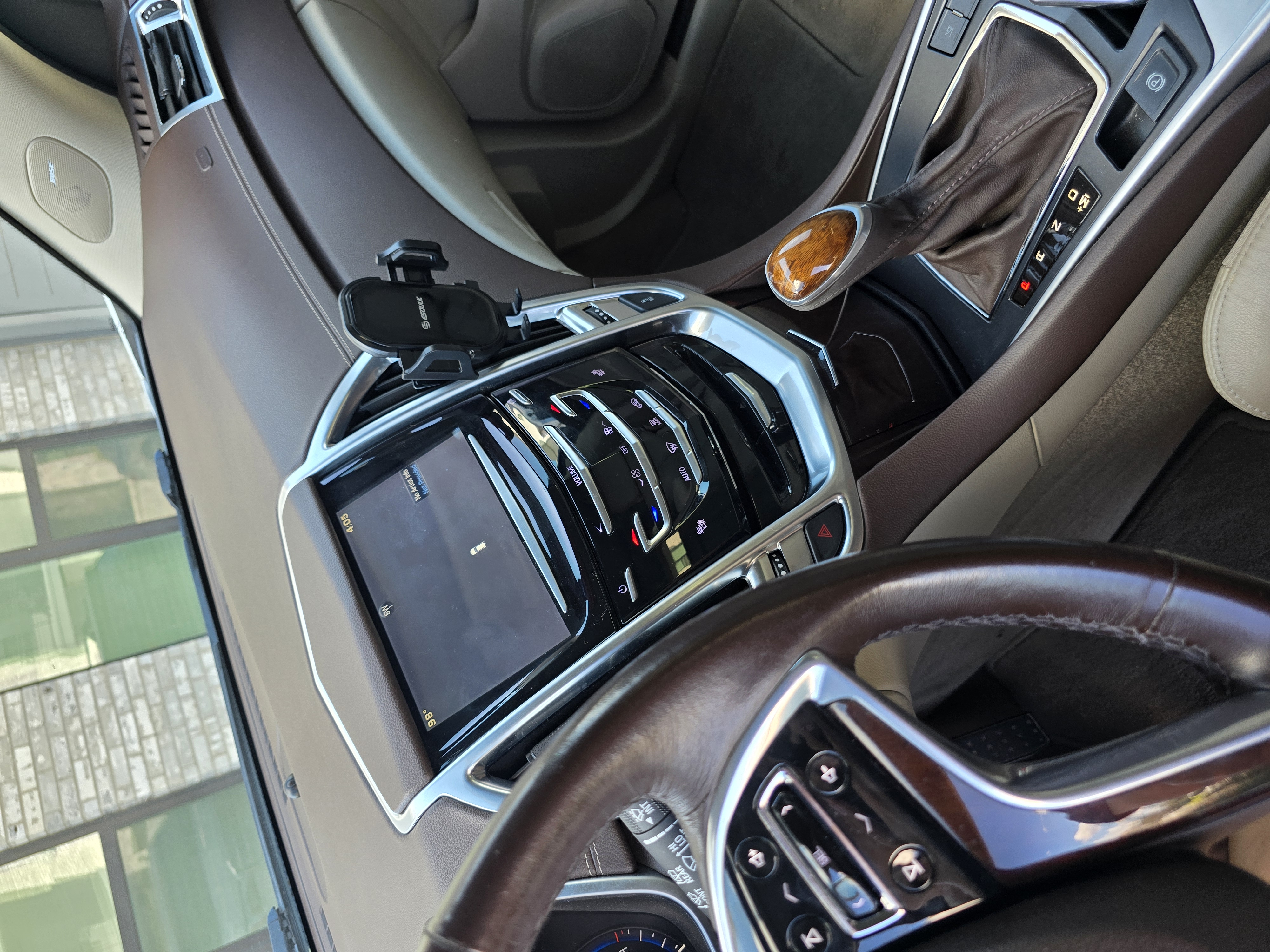 Used 2015 Cadillac SRX Luxury w/ Driver Awareness Package FWD image 16