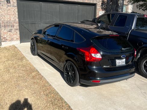 Used 2014 Ford Focus SE w/ SE Sport Package image 5