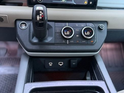 Used 2020 Land Rover Defender 110 S AWD/4WD image 31