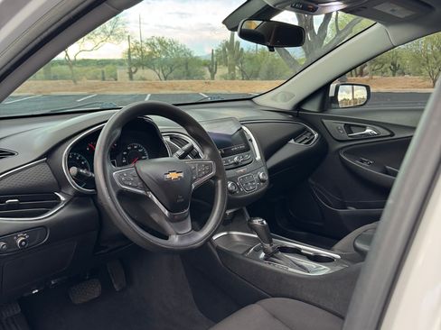Used 2019 Chevrolet Malibu LT FWD image 15