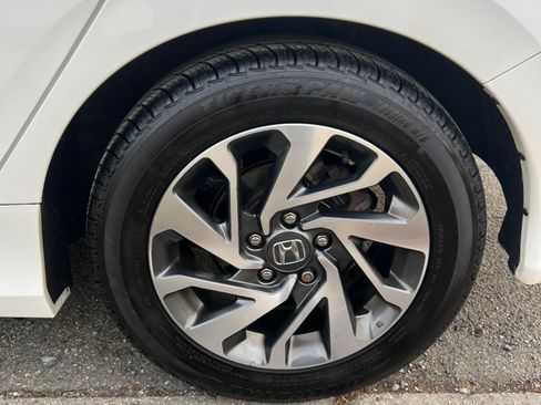 Used 2017 Honda Civic EX image 8