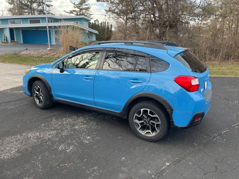 Used 2016 Subaru Crosstrek 2.0i Premium w/ Moonroof Package AWD/4WD image 6