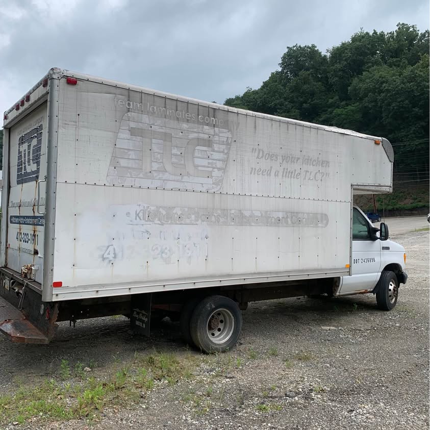 Used 2006 Ford E-350 and Econoline 350 Super Duty RWD image 2