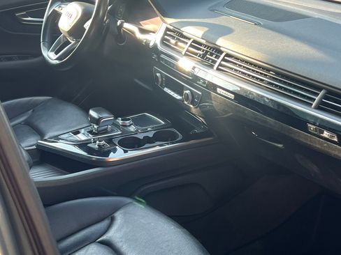 Used 2017 Audi Q7 3.0T Premium Plus w/ Premium Plus Package image 12