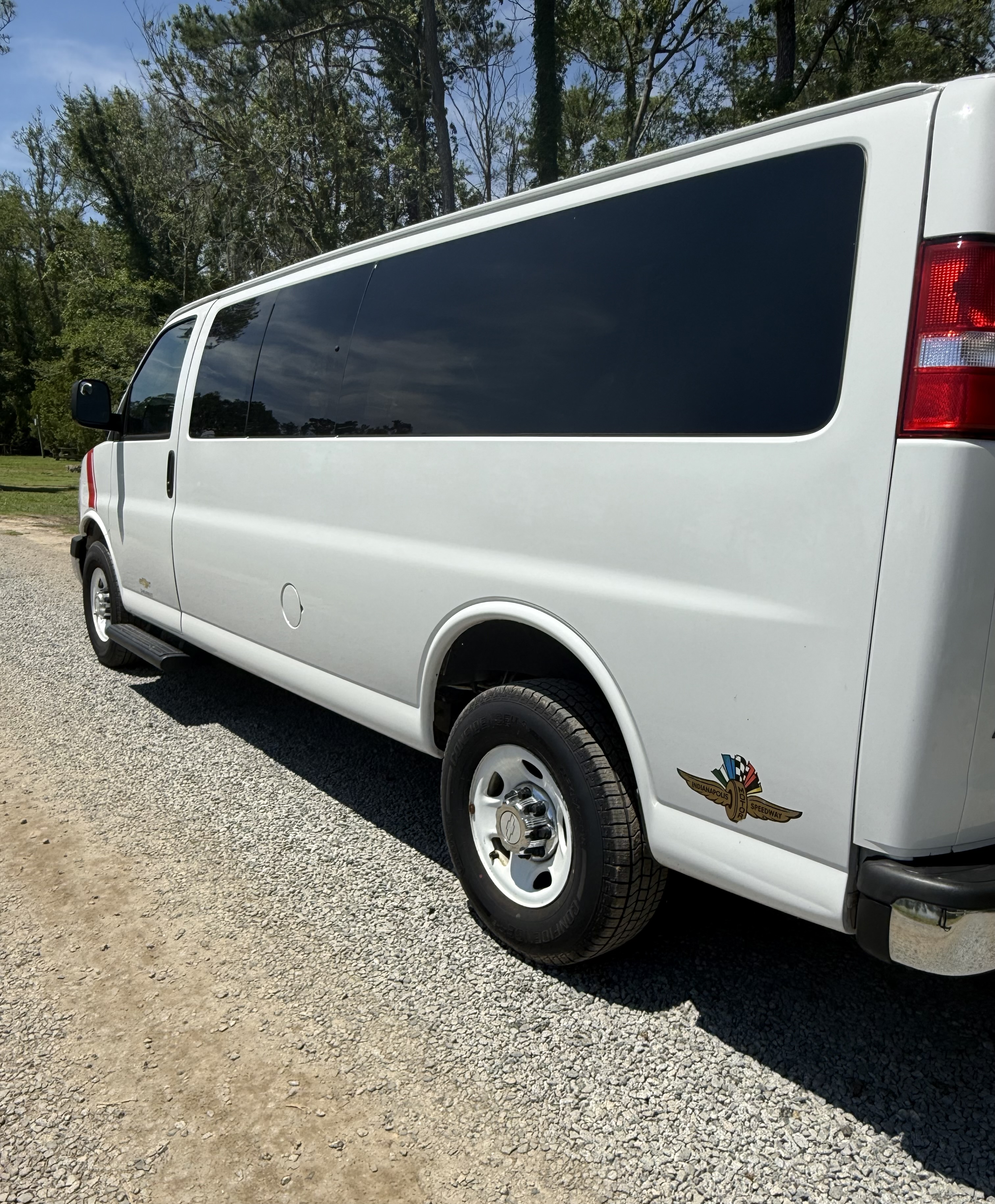 Used 2017 Chevrolet Express 3500 LT w/ LT Preferred Equipment Group RWD image 4