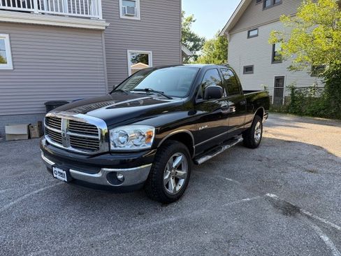 Used 2008 Dodge Ram 1500 Truck SLT image 2