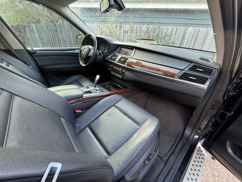 Used 2011 BMW X5 xDrive50i image 8