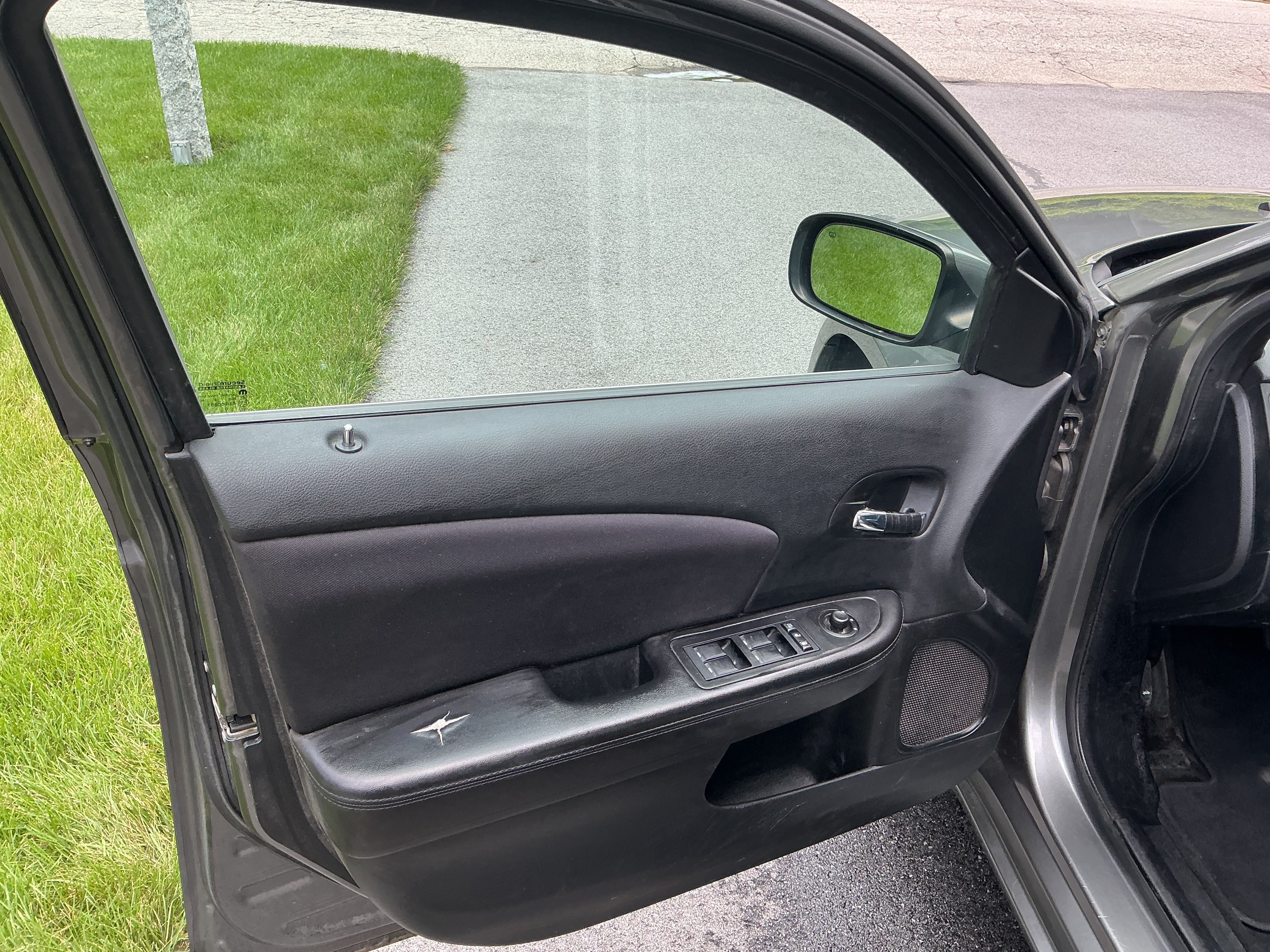 Used 2013 Chrysler 200 Touring FWD image 10