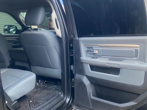 Used 2017 RAM 2500 SLT image 11