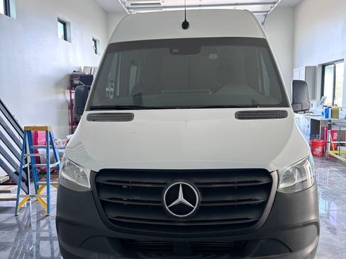 Used 2020 Mercedes-Benz Sprinter 2500 image 8