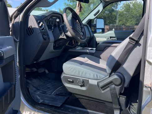 Used 2015 Ford F350 XLT w/ XLT Premium Package AWD/4WD image 5