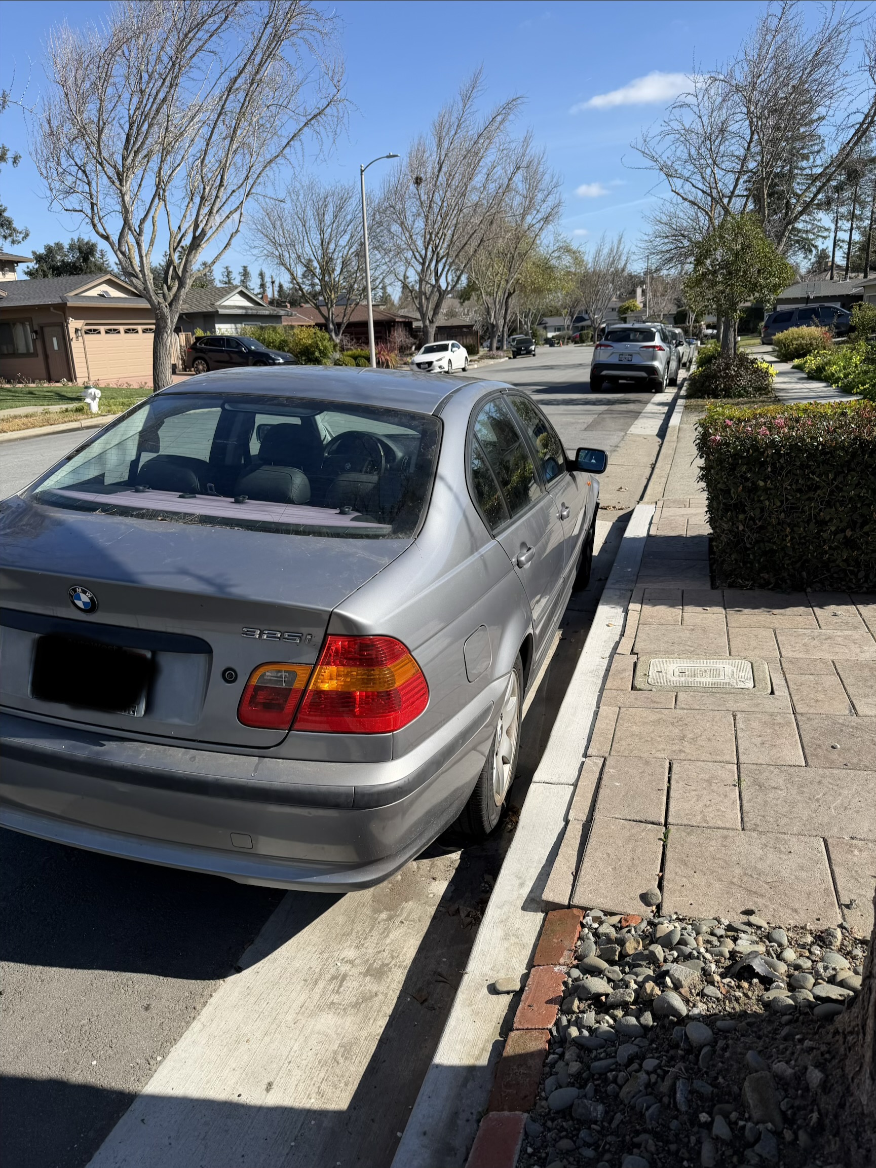 Used 2005 BMW 325i Sedan RWD image 4