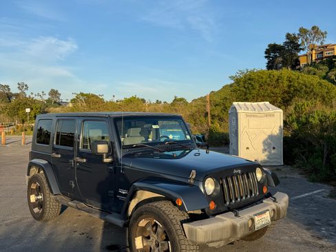 Used 2007 Jeep Wrangler Unlimited Sahara image 1