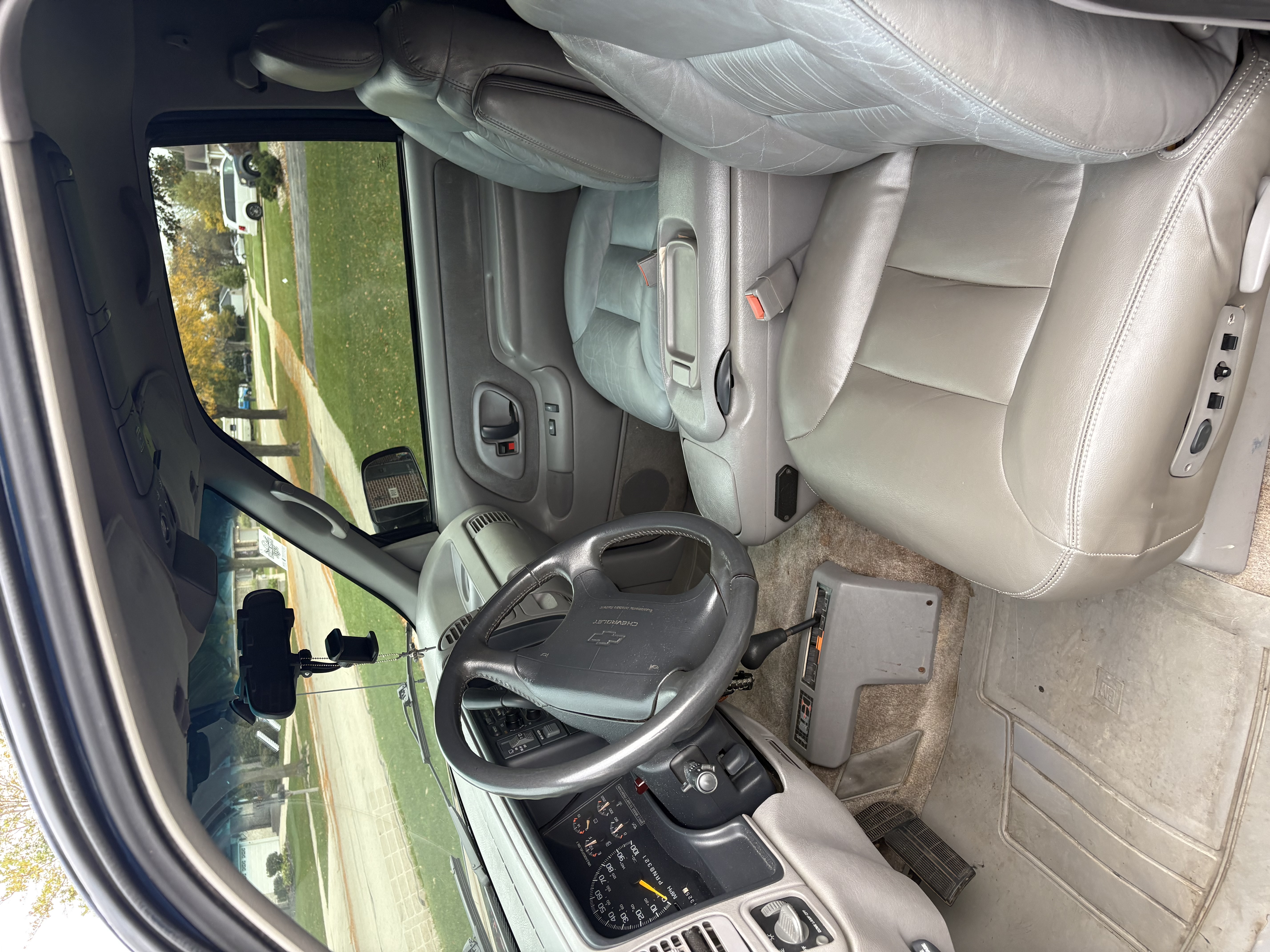Used 1995 Chevrolet Tahoe 4WD 2-Door image 15