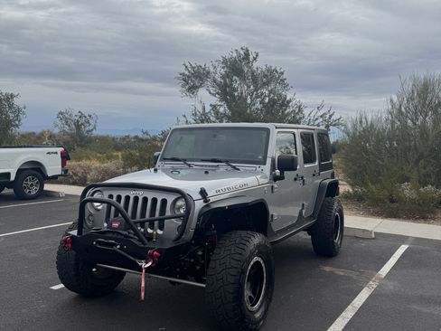 Used 2015 Jeep Wrangler Unlimited Rubicon w/ Connectivity Group image 6