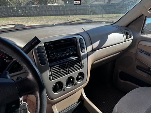 Used 2004 Ford Explorer Sport XLT image 16
