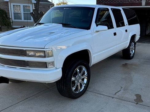 Used 1993 Chevrolet Suburban 4WD image 5