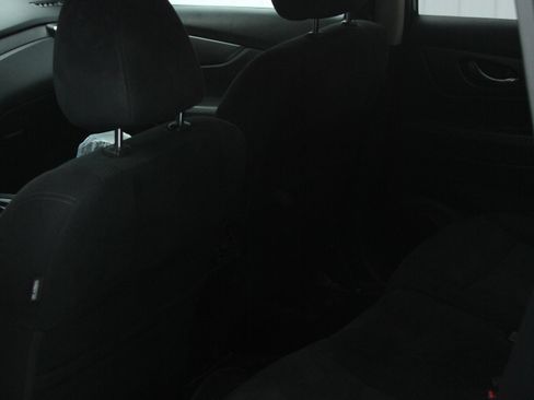 Used 2016 Nissan Rogue SV w/ SV Premium Package image 17