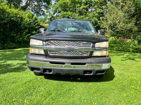 Used 2004 Chevrolet Silverado 1500 LS w/ Light Duty Power Package image 2