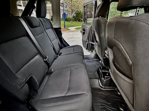 Used 2020 Jeep Wrangler Unlimited Sport AWD/4WD image 12
