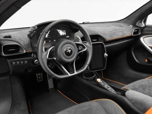 Used 2025 McLaren Artura Spider RWD image 22