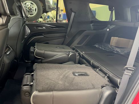 Used 2023 Cadillac Escalade V w/ LPO, ONYX Package image 11