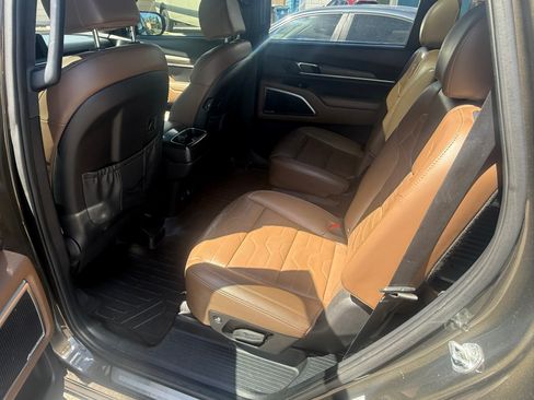 Used 2021 Kia Telluride SX w/ SX Prestige Package AWD/4WD image 11