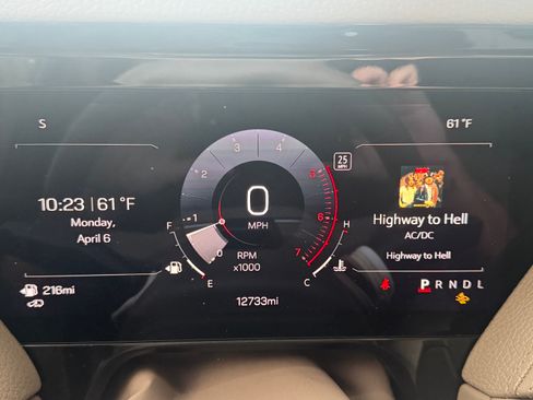 Used 2025 GMC Yukon XL Denali w/ Denali Reserve Package image 16