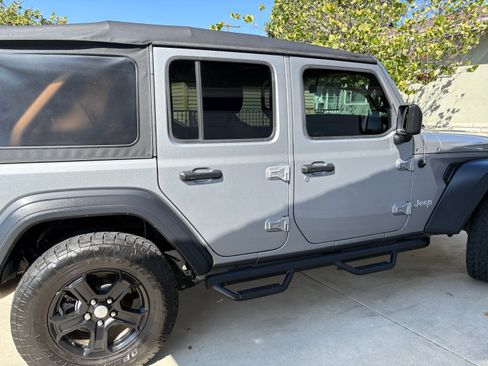 Used 2019 Jeep Wrangler Unlimited Sport S image 4