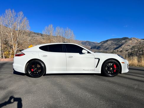 Used 2013 Porsche Panamera GTS image 8